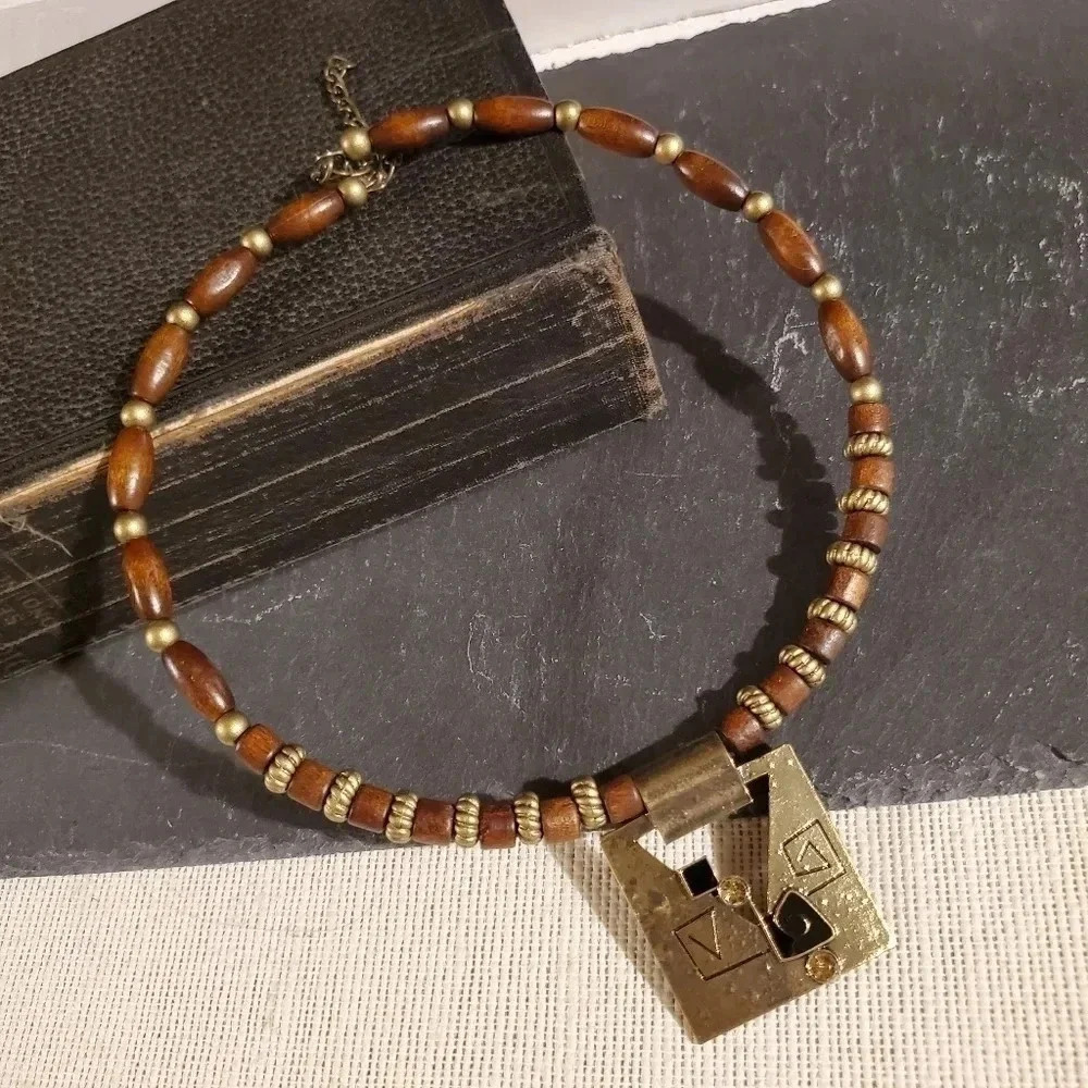 Vintage Y2K 90s Enameled Metal Prndant Wood Beads Memory Wire Choker Necklace O